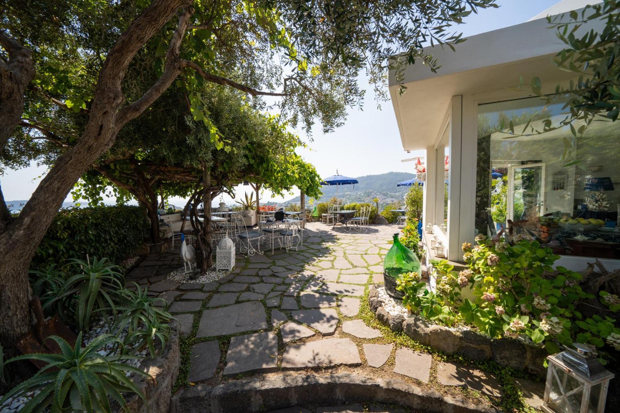 Relais Bijoux Ischia Bed & Breakfast Екстериор снимка