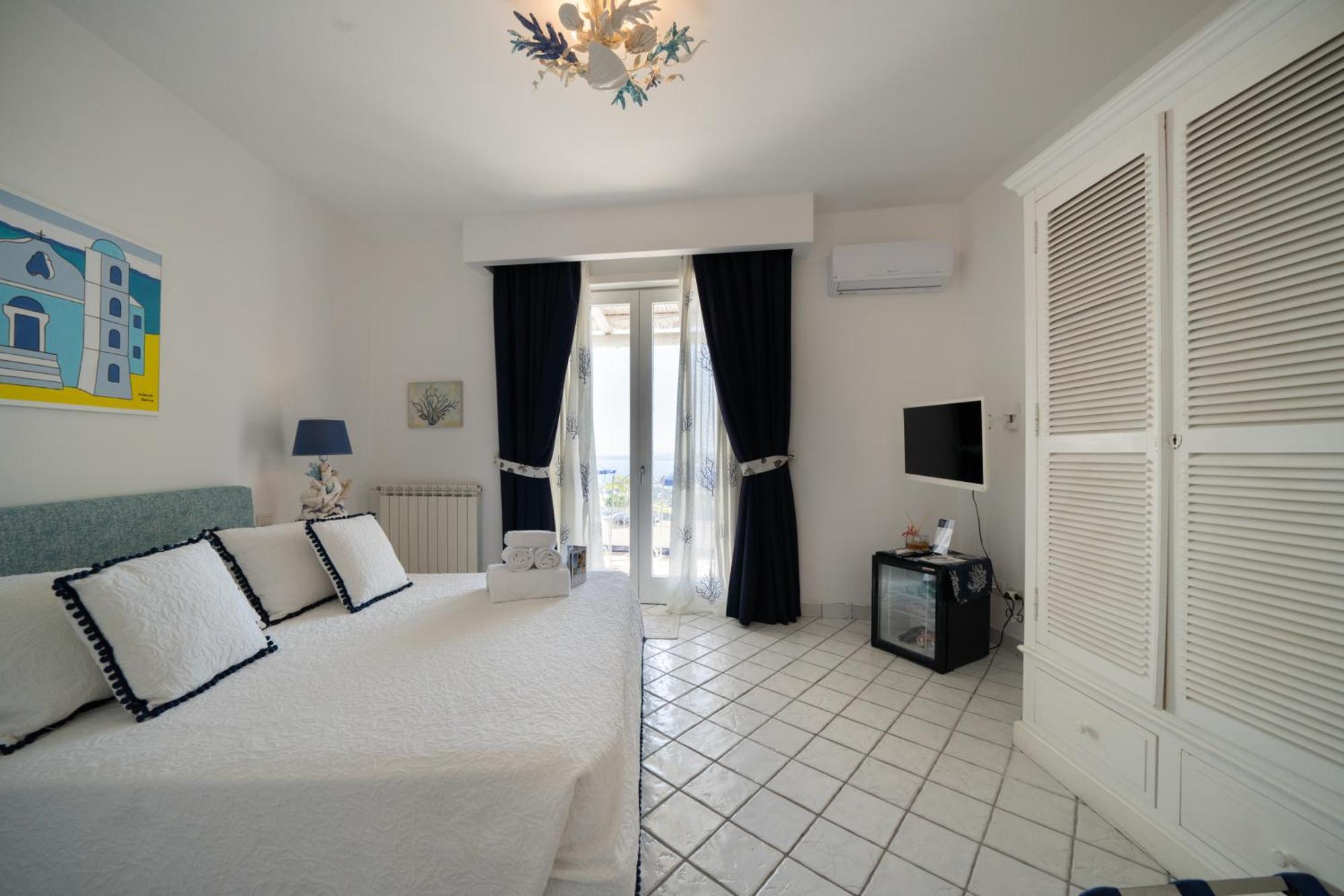 Relais Bijoux Ischia Bed & Breakfast Екстериор снимка